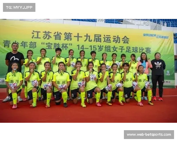 泰州女帅周高萍首秀失利后如何调整三中卫战术体系带队迎来反弹