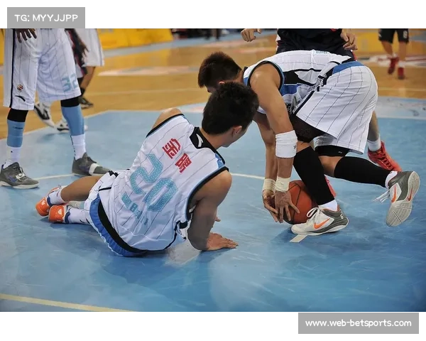 焦作儿童篮球赛4岁选手摔倒对手及时拉起拥抱获最佳风度奖温暖瞬间感动全场